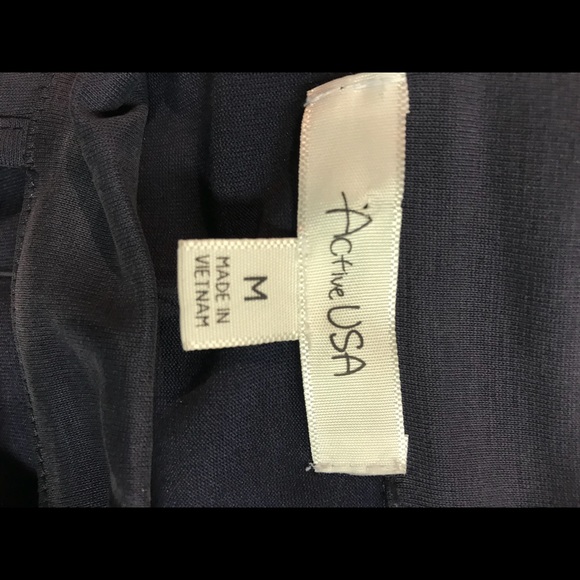 Cute shirt with small peek a boo on chest - Picture 4 of 5